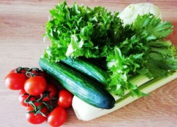 Диетолог рассказала, как похудеть на даче