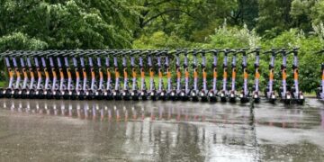 «Известия»: Минтранс планирует ввести отдельные штрафы для водителей электросамокатов