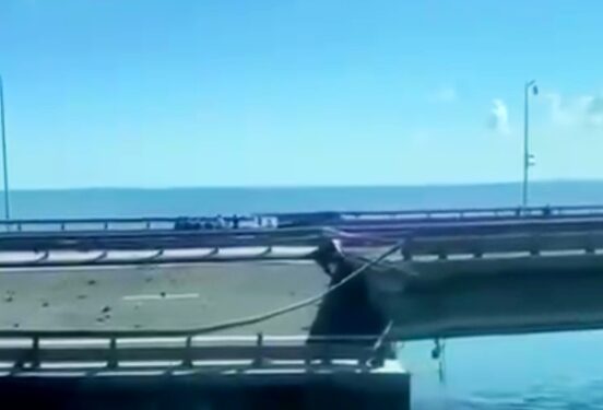 НАК: Крымский мост атаковали украинские беспилотники, частично обрушен пролет