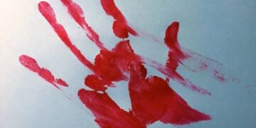 Россиянин убил жену и выколол ей глаза, а потом отрезал себе половой орган