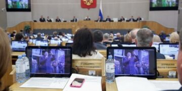 В Госдуму внесли закон, по которому за дезертирство или дискредитацию ВС РФ могут лишить приобретенного по рождению гражданства