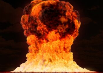 В Крыму произошел взрыв на складе боеприпасов, приостановлено движение поездов