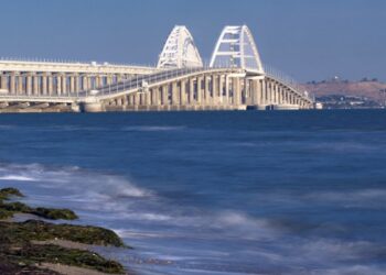 Власти Крыма сообщили о наличии запасов топлива и продовольствия на полуострове