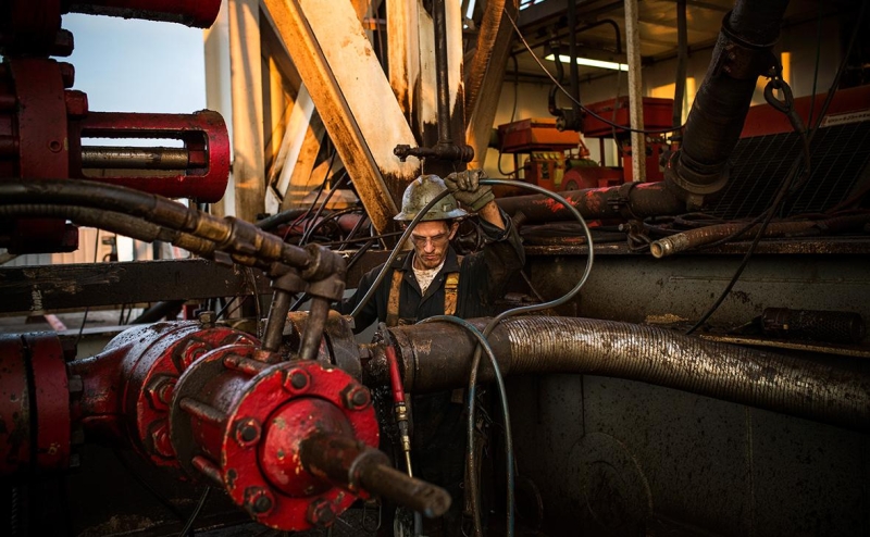 
                    Цена на российскую нефть Urals вновь превысила санкционный потолок

                