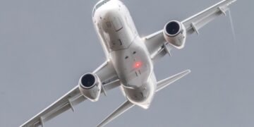 Импортозамещенный самолет «Суперджет»-100 совершил первый полет (видео)