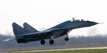 Истребитель МиГ-29 был поднят в воздух из-за приближения к границе РФ норвежского самолета