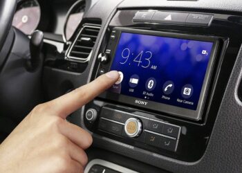 Как выбрать качественную автомагнитолу: основные характеристики и советы по выбору