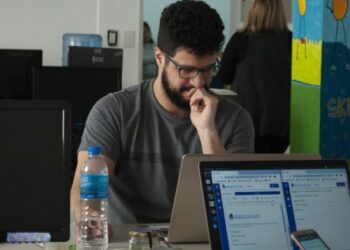 Минцифры РФ готовит предложение по увеличению возраста отсрочки от армии для «айтишников»