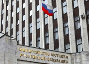 Минюст признал иноагентами политолога Рогова и журналиста Эггерта