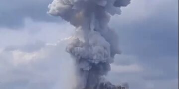 Мощный взрыв произошел на заводе в Подмосковье (видео)