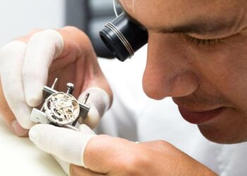 Оценка стоимости серебряных изделий в ломбарде: основные принципы и методы оценки