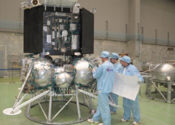 С чем и как Россия возвращается на Луну