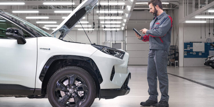 Сервисный центр Тайота: качество обслуживания и гарантии на ремонт автомобилей