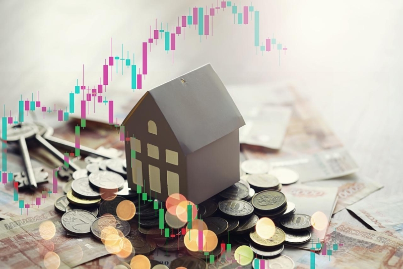 Стоит ли покупать квартиру при падающем курсе рубля и растущих ставках