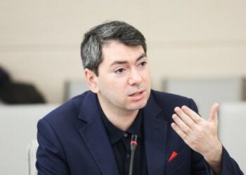 ТАСС: СКР возбудил дело против сопредседателя движения «Голос» Мельконьянца