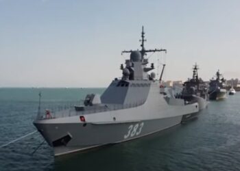 В Черном море корабль РФ перехватил следовавший в порт Украины сухогруз