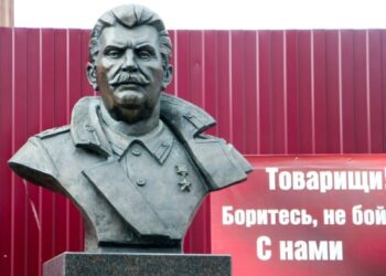 В РПЦ начали проверку после освящения памятника Сталину