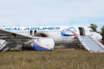 Airbus-A320 аварийно сел в поле под Новосибирском. К пилотам возникли вопросы 