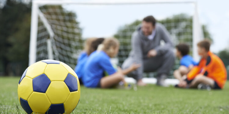 Формирование будущих звёзд: детский тренер по футболу
