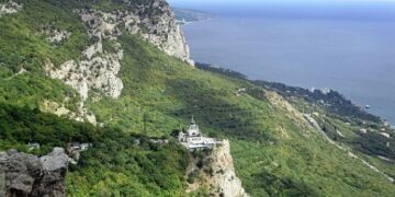 Губернатор Севастополя сообщил об отраженной ракетной атаке на город и сбитых беспилотниках