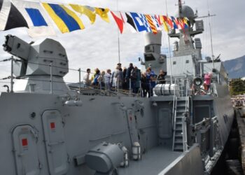 Минобороны опубликовало кадры с командующим Черноморским флотом на фоне слухов о его «гибели»