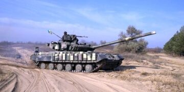 По приграничным регионам РФ ударили из танка и выпустили более 100 снарядов