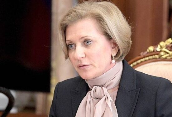 Попова заявила об отсутствии оснований для введения масочного режима в России