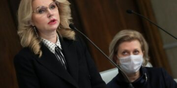 Голикова заявила, что сбежавшие из РФ артисты еще одумаются и вернутся