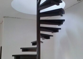 Искусство дизайна: винтовые лестницы на металлическом каркасе