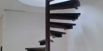 Искусство дизайна: винтовые лестницы на металлическом каркасе