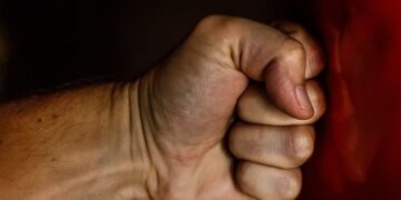 Мэр Махачкалы рассказал об участии в беспорядках людей в возрасте 20-25 лет