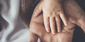 Житель Кузбасса избил шестимесячного сына — малыш умер в больнице