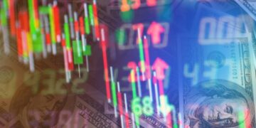 Доллару предрекли падение до 85 рублей