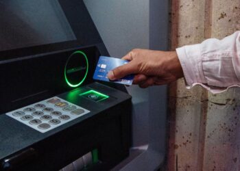 Использование банковских терминалов для безопасного и удобного проведения платежей