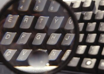 Известных российских блогеров и коучей проверят на инфоцыганство