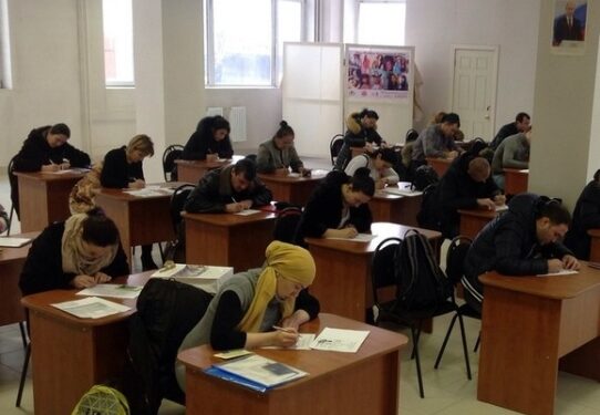 Минобрнауки призвало ввести для мигрантов единый тариф за экзамены