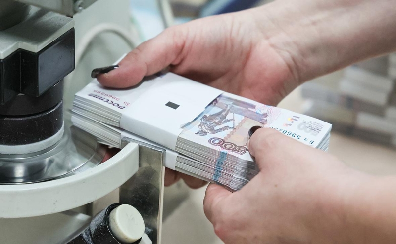 
                    Орешкин призвал не ожидать «кардинальных изменений» курса рубля

                