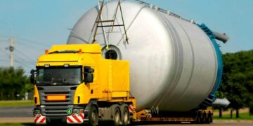 Организация негабаритных перевозок по России: ключевые аспекты и рекомендации