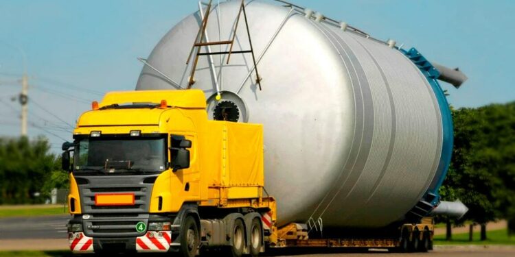 Организация негабаритных перевозок по России: ключевые аспекты и рекомендации