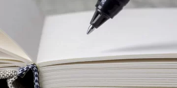 Твердый переплет: надежное и стильное оформление документов