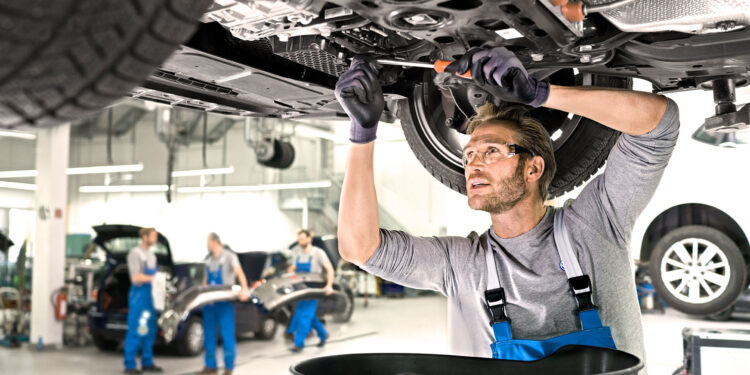 Важность послегарантийного технического обслуживания для поддержания работоспособности автомобиля