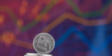 Эксперт дал прогноз по курсу рубля на январь