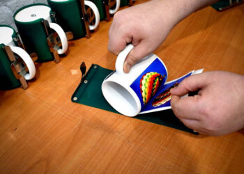 Как наносится принт на кружку: методы и материалы