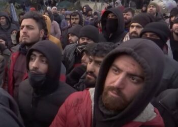 Мигранты снова рвутся в Финляндию после открытия границы