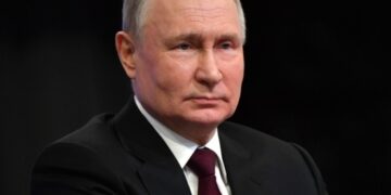 Путин анонсировал строительство железнодорожных магистралей до Луганска и Донецка