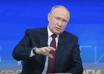 Путин извинился за ситуацию с яйцами в стране