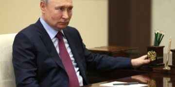 Путин разрешил Росгвардии включать в состав добровольческие формирования