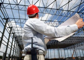 Стальные конструкции в строительстве: преимущества, применение и требования