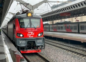 В России пассажиров могут начать пускать в поезда по QR-коду