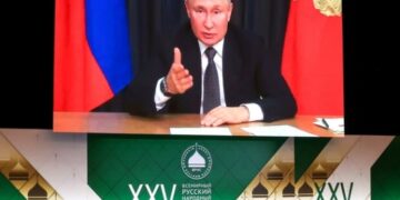 Жизнь в городах и искусственный интеллект: будут ли россияне рожать по семь-восемь детей?